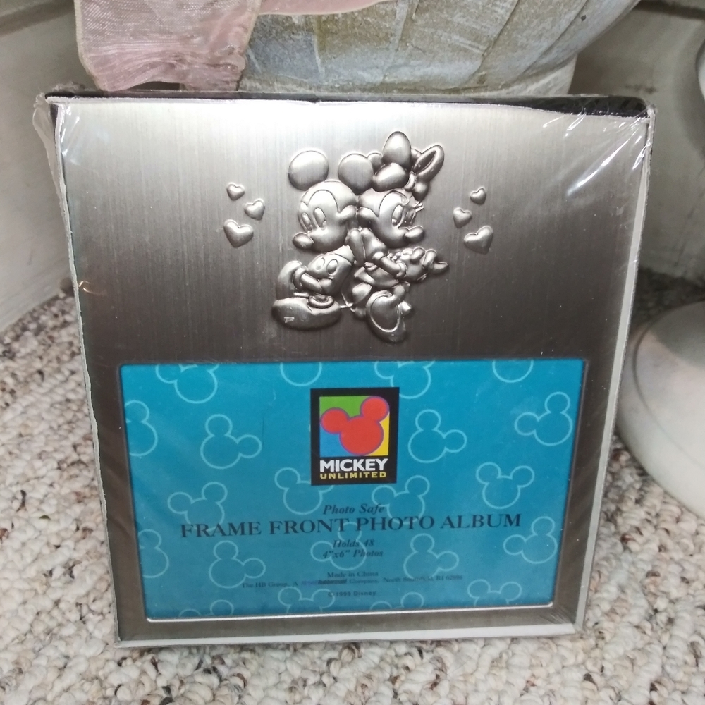 Vintage 1999 Mickey Unlimited Mickey/Minnie Photo Safe Frame Front Photo Album - Picture 1 of 4